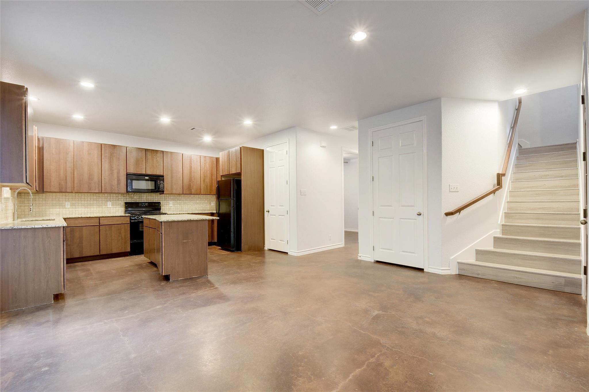 2933 E Martin Luther King Jr Blvd # B, Austin, TX 78702