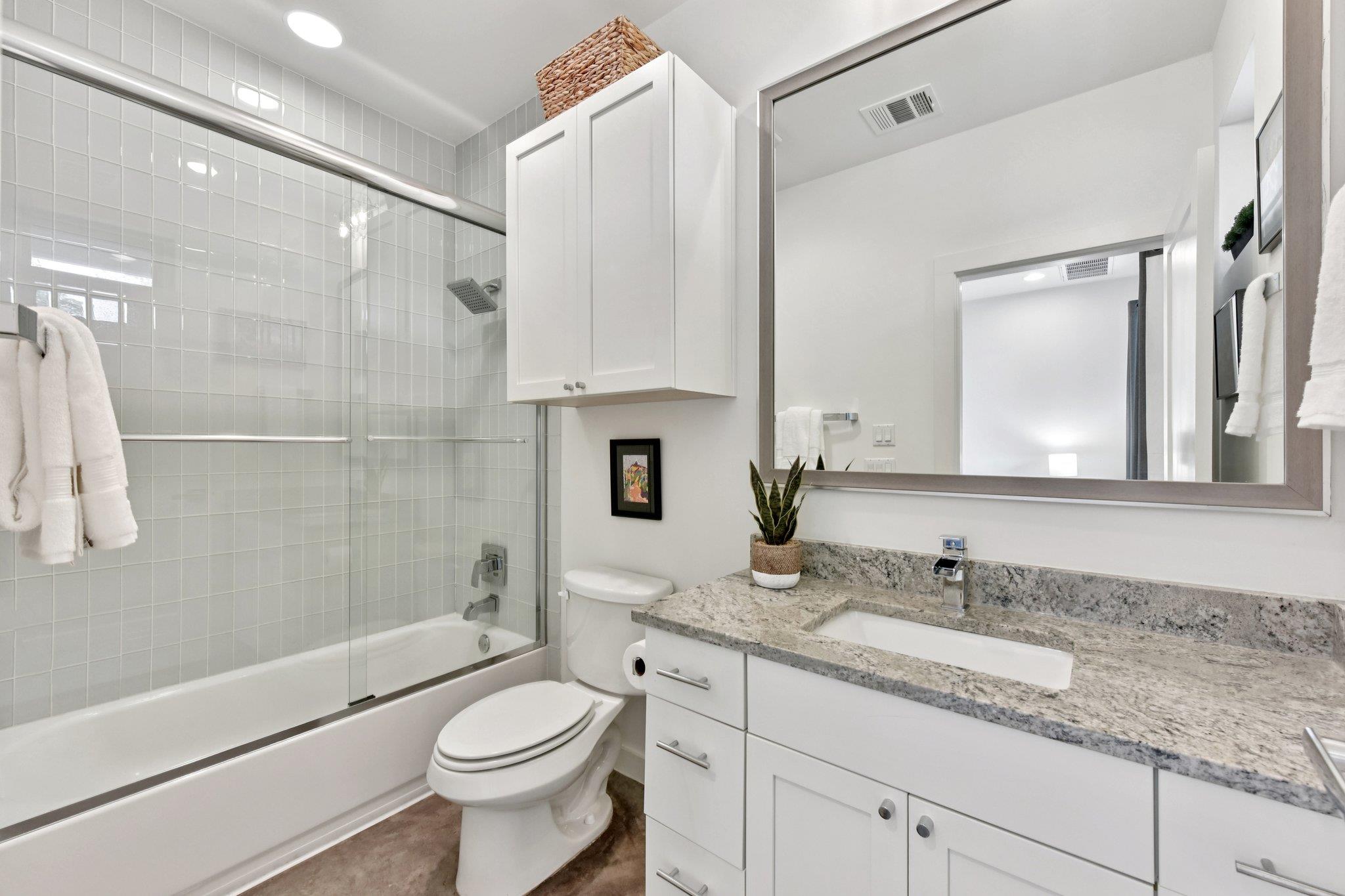 2300 S 5th St # E, Austin, TX 78704