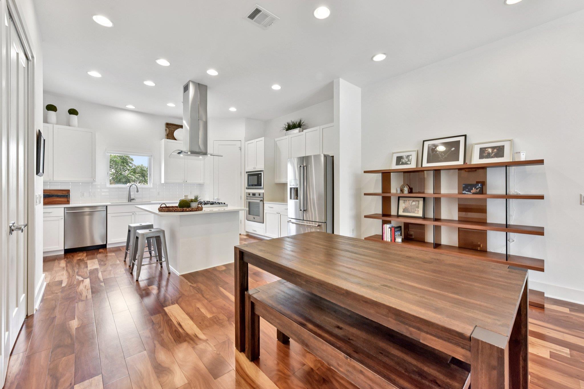 2300 S 5th St # E, Austin, TX 78704