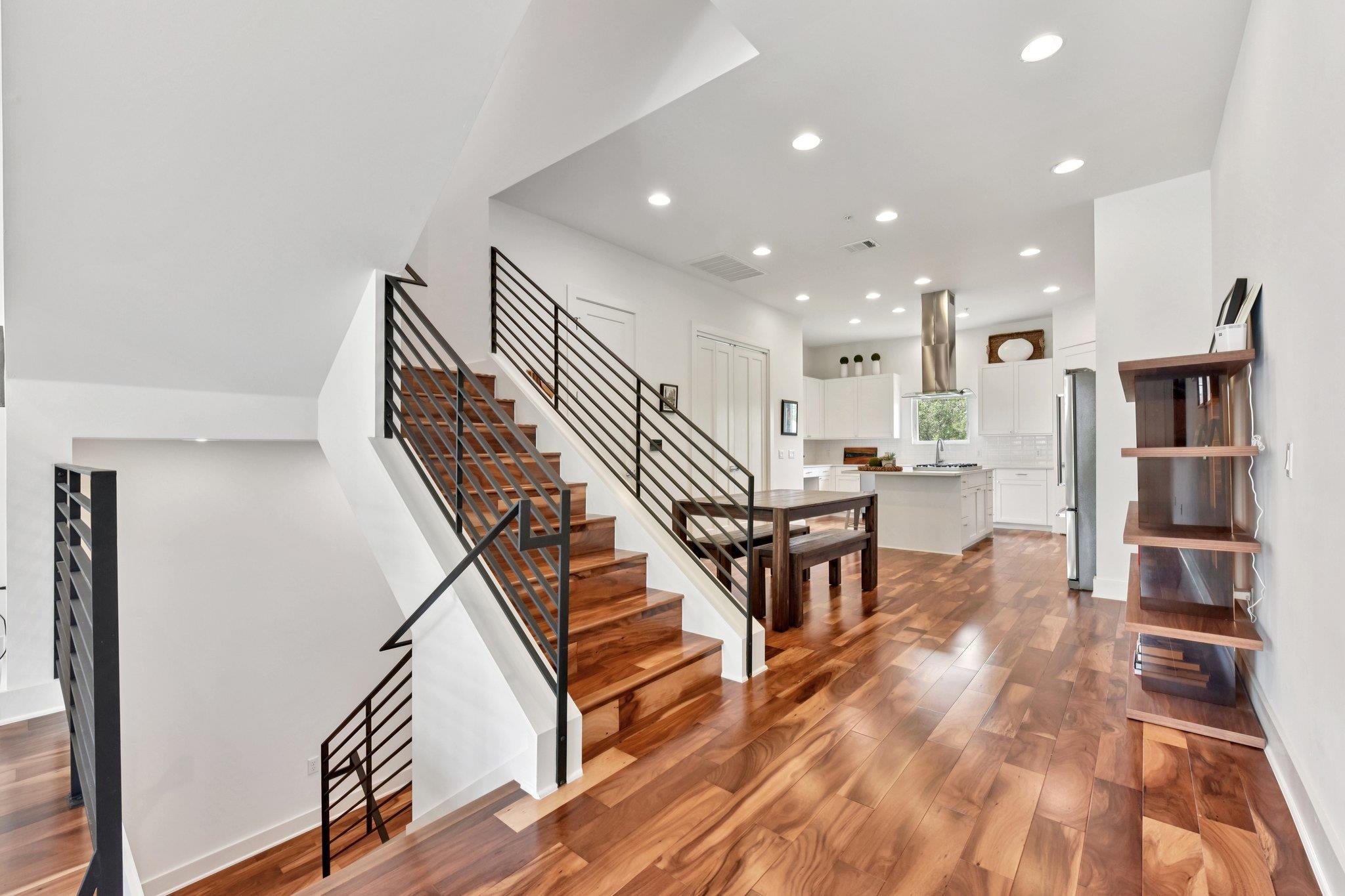 2300 S 5th St # E, Austin, TX 78704