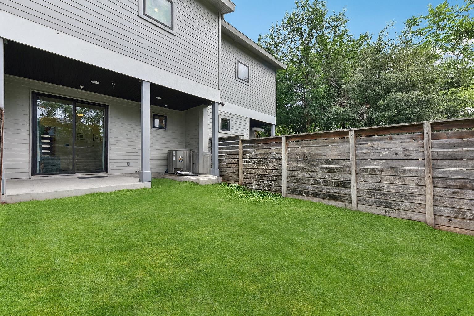 2300 S 5th St # E, Austin, TX 78704