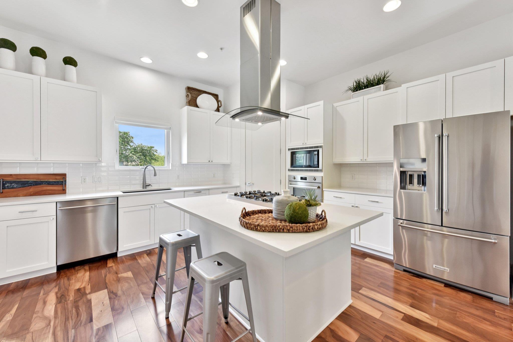 2300 S 5th St # E, Austin, TX 78704