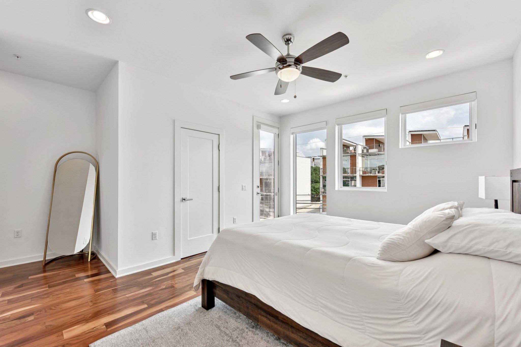 2300 S 5th St # E, Austin, TX 78704