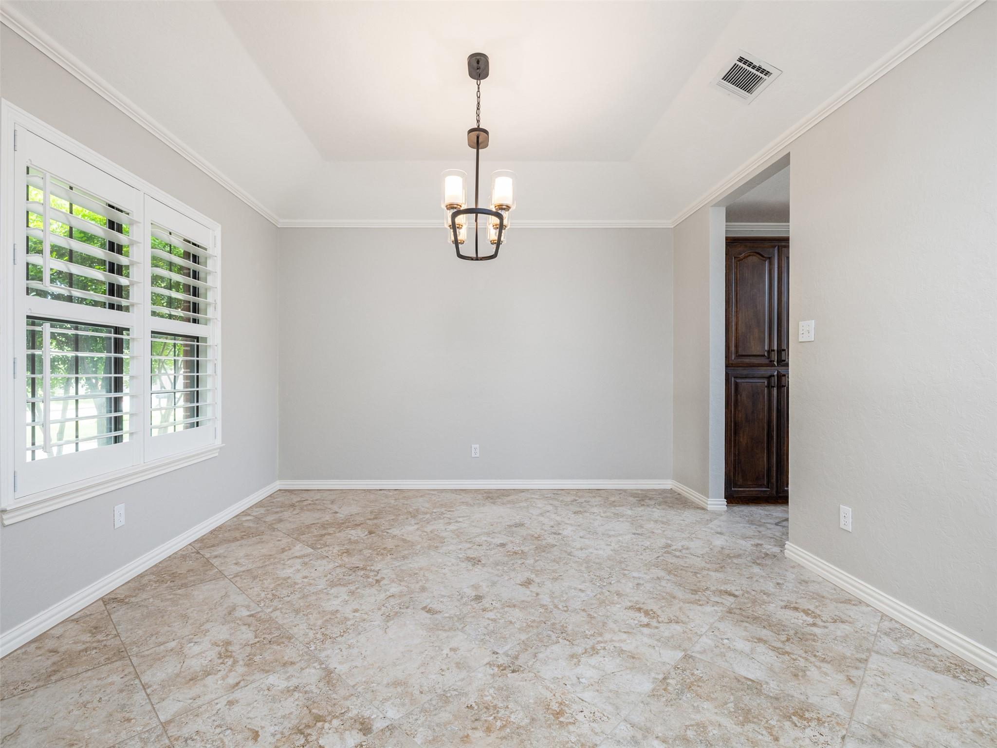 1304 Sagewood Dr, Taylor, TX 76574