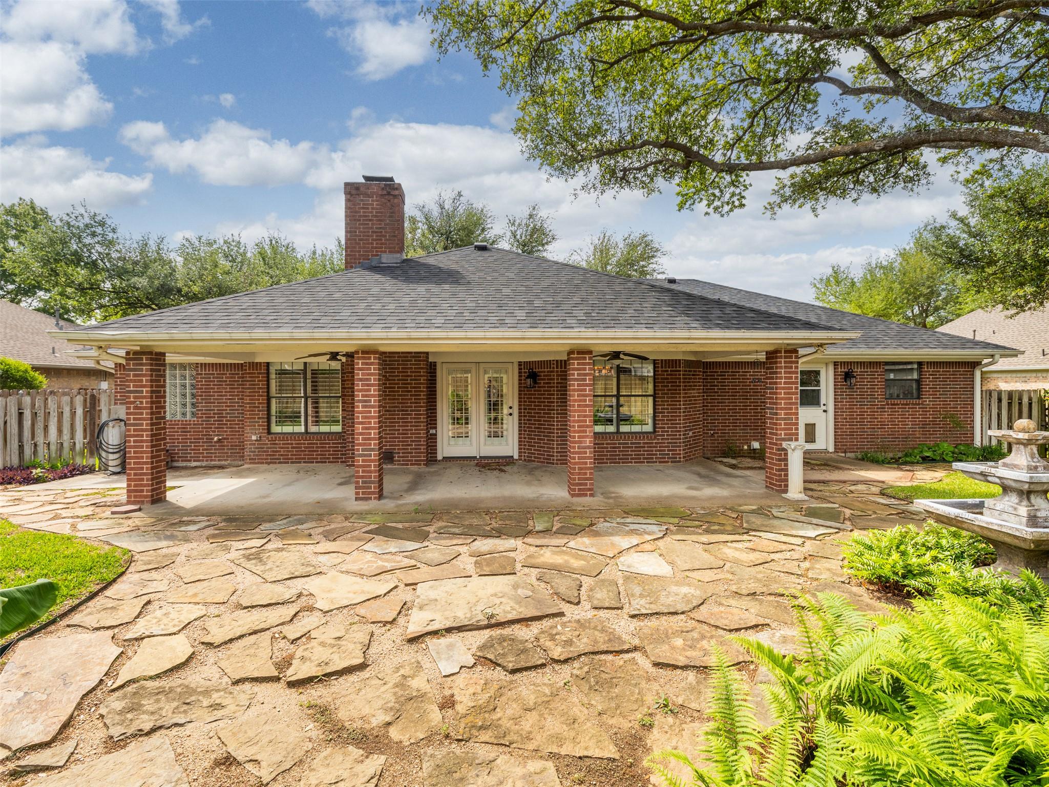 1304 Sagewood Dr, Taylor, TX 76574