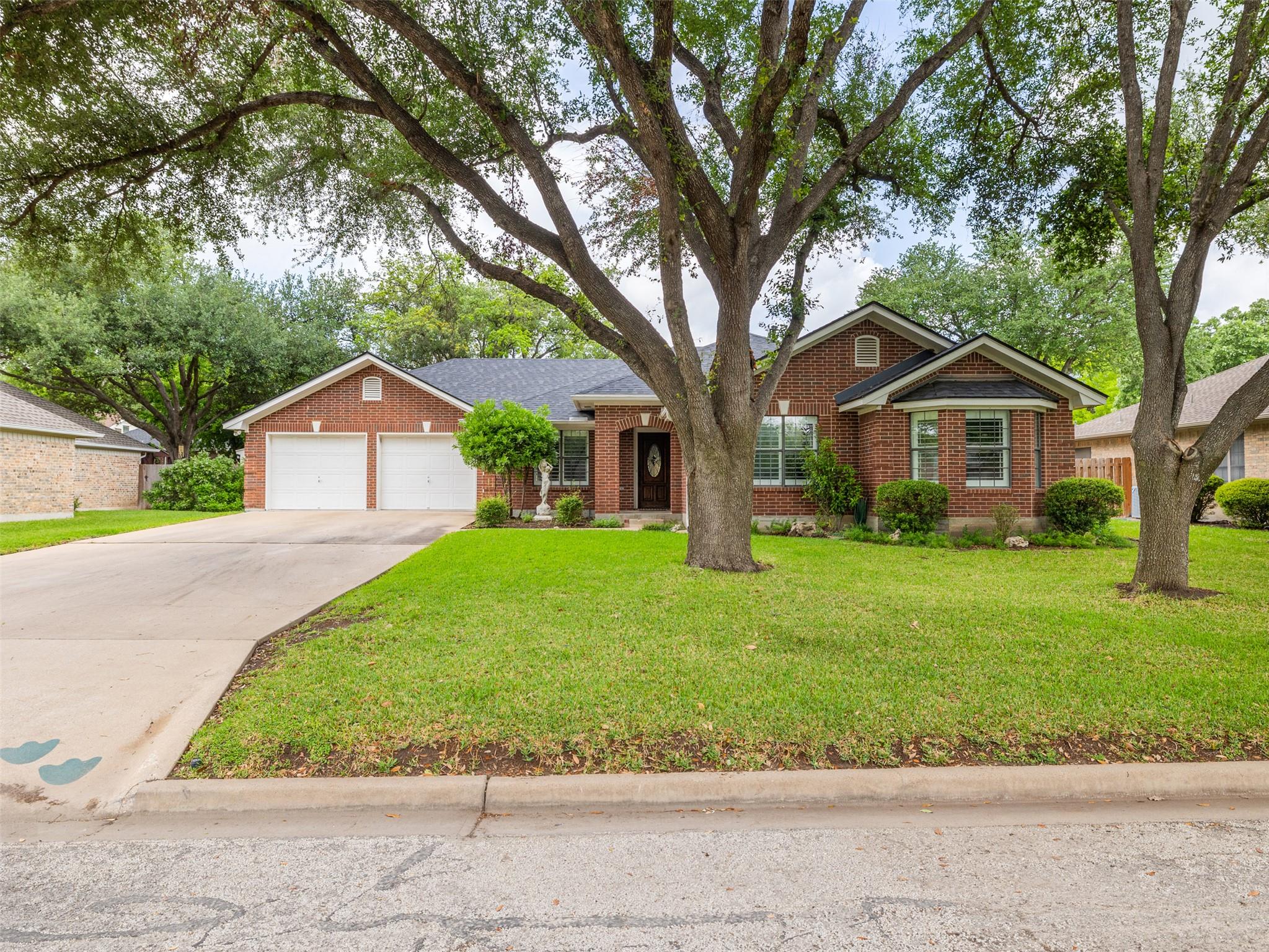 1304 Sagewood Dr, Taylor, TX 76574