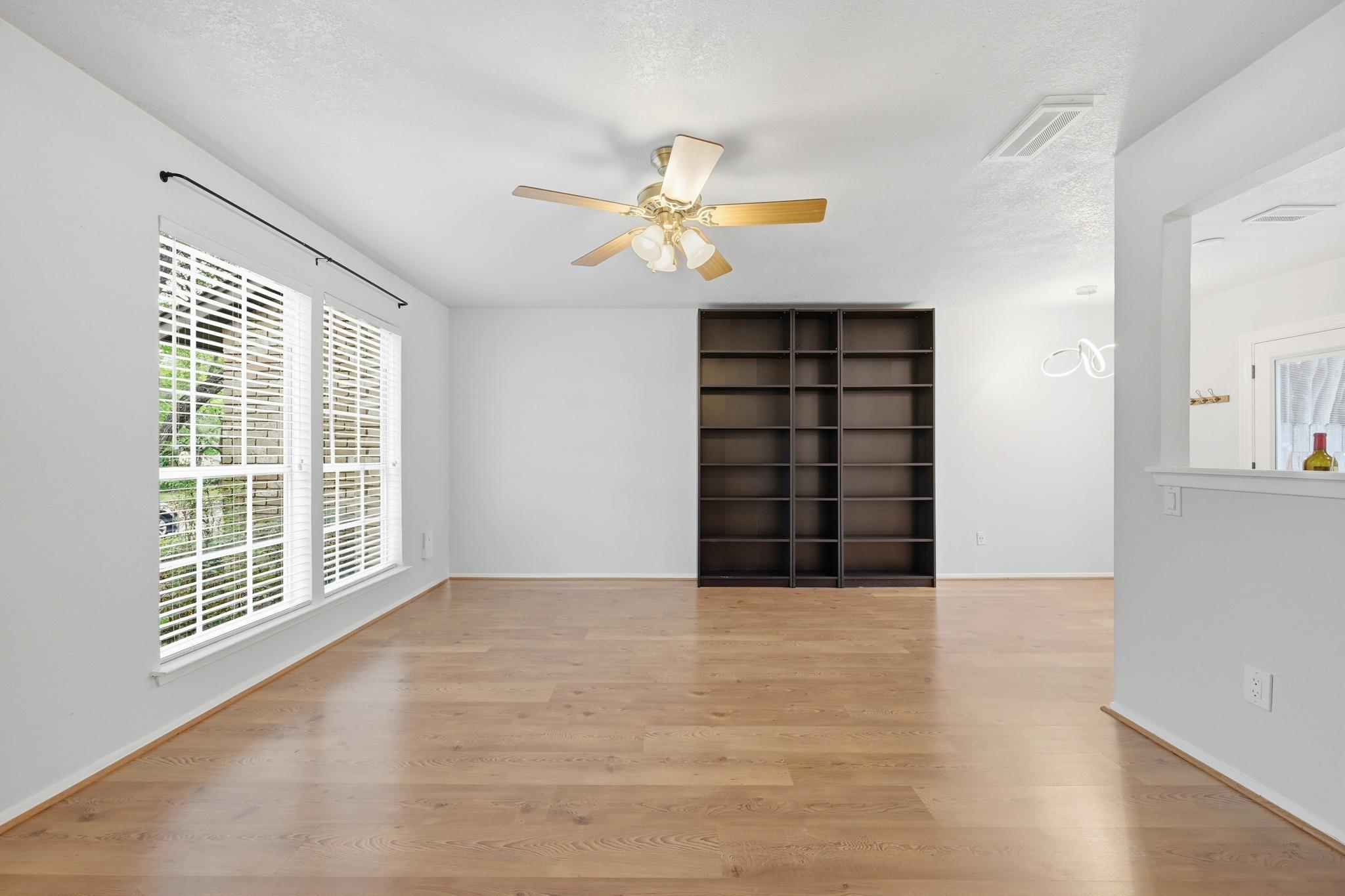 1015 E Yager Ln # 27, Austin, TX 78753