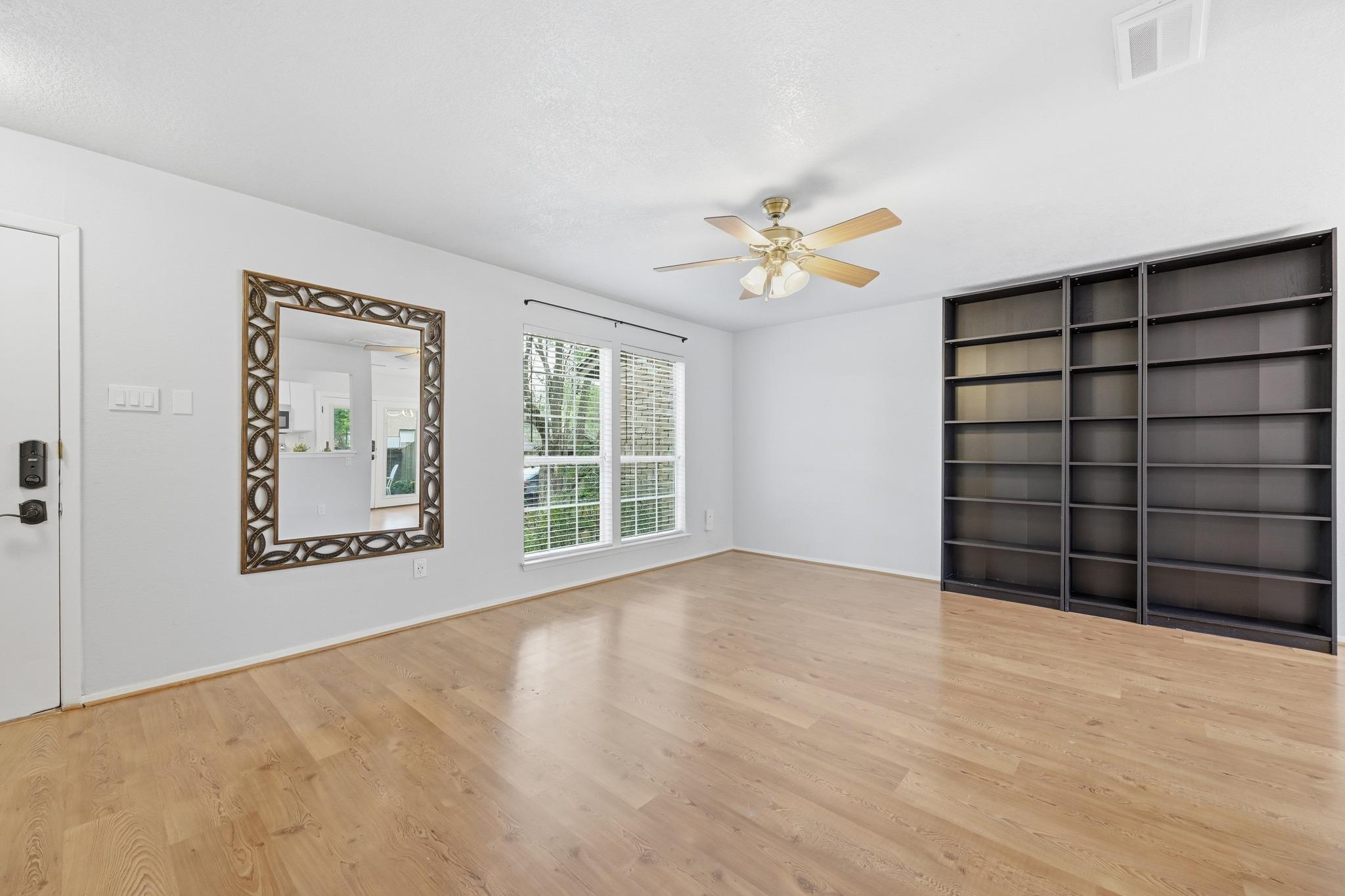 1015 E Yager Ln # 27, Austin, TX 78753