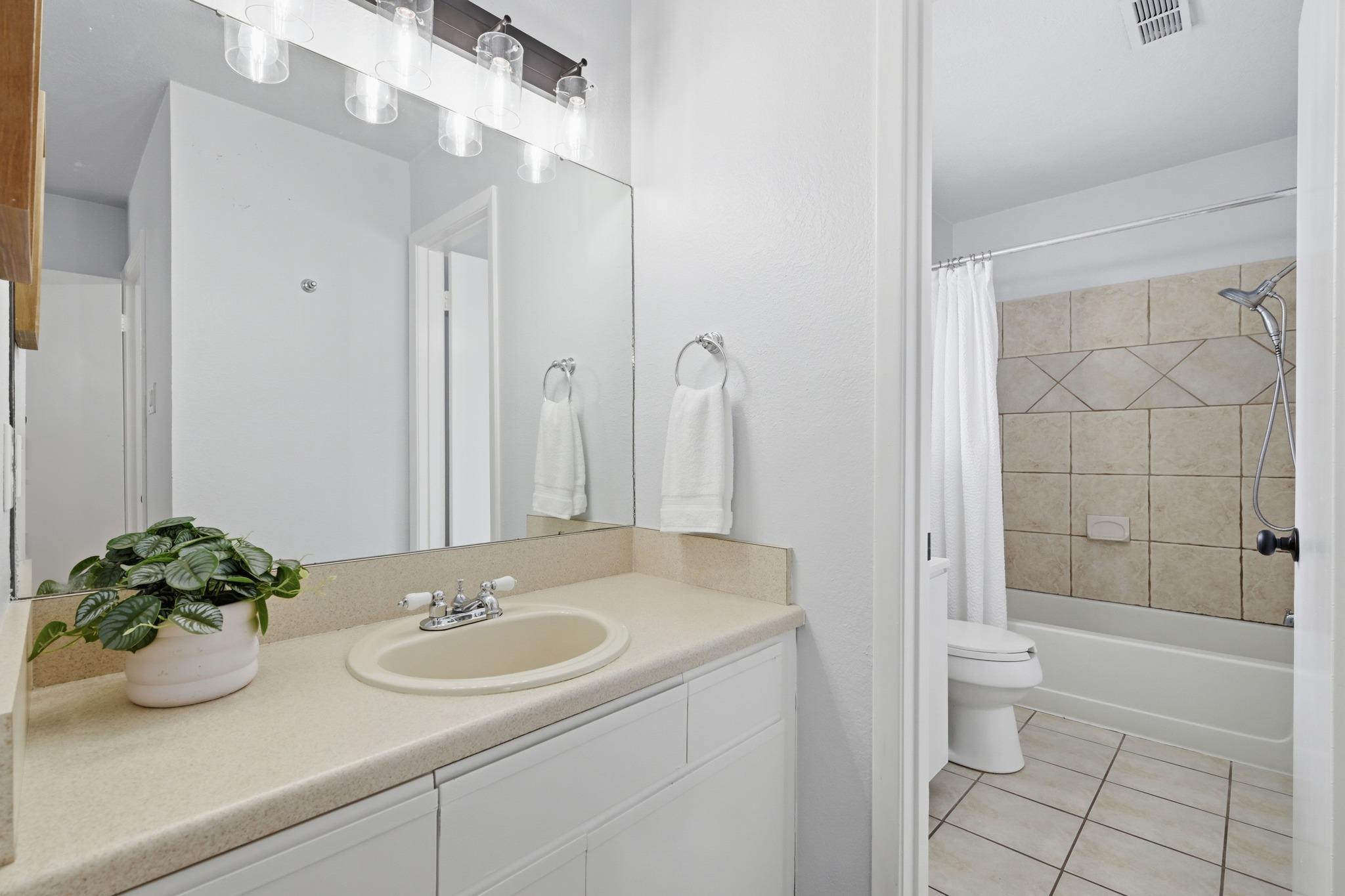 1015 E Yager Ln # 27, Austin, TX 78753