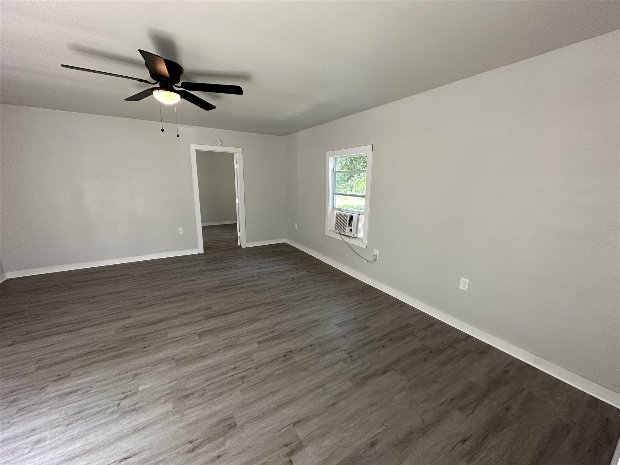 622 Scarbrough St, Rockdale, TX 76567