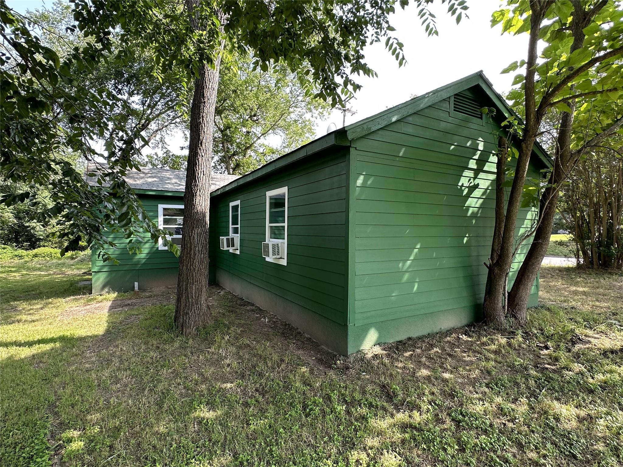 622 Scarbrough St, Rockdale, TX 76567