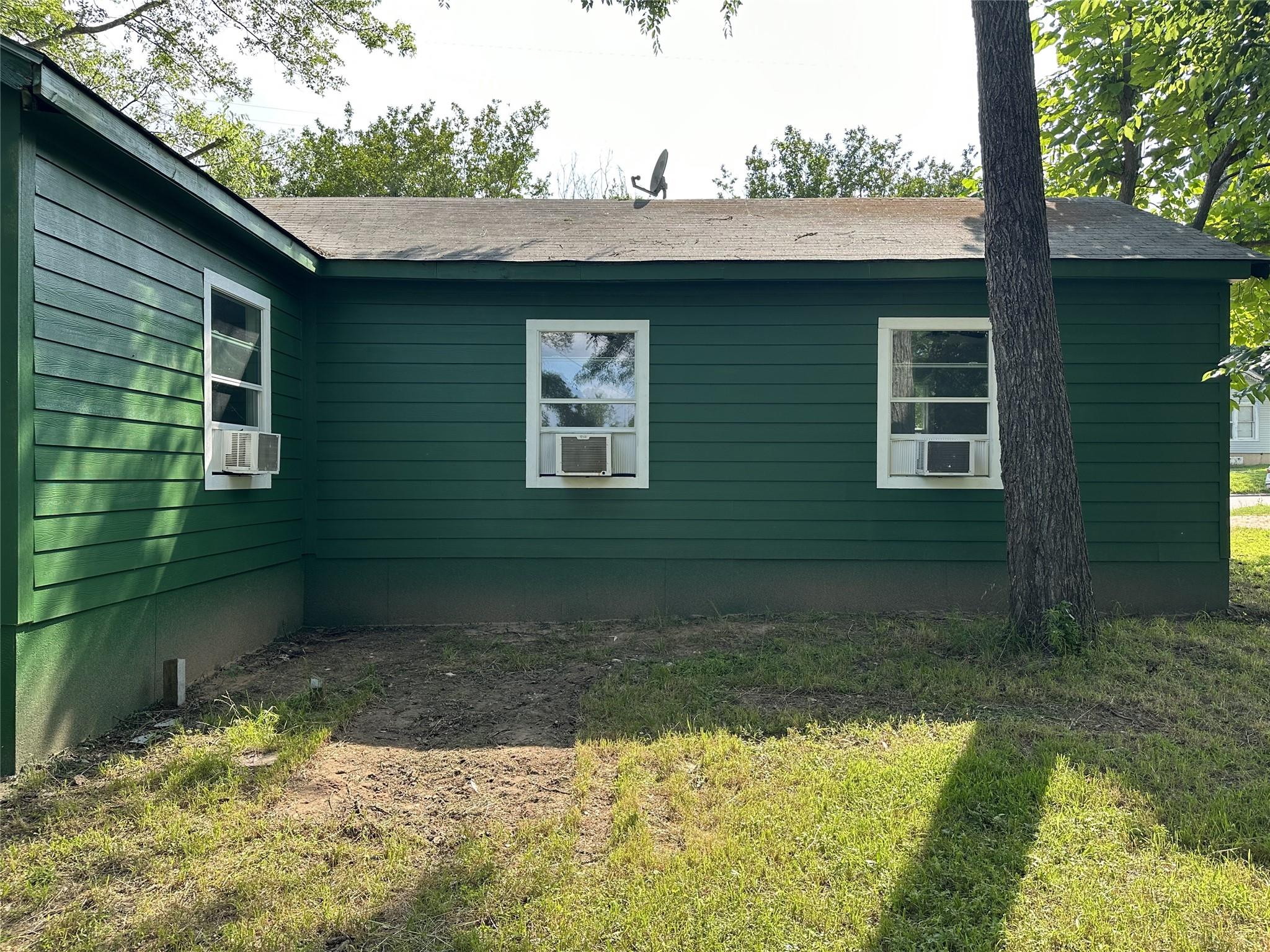 622 Scarbrough St, Rockdale, TX 76567