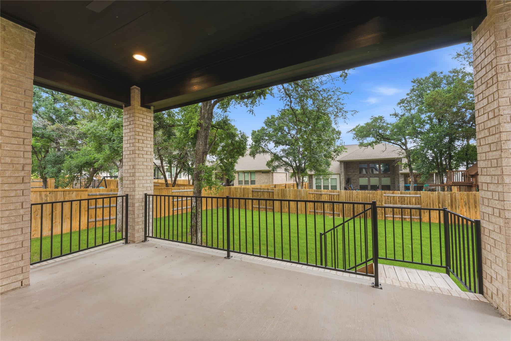 201 Brewer St, Kyle, TX 78640