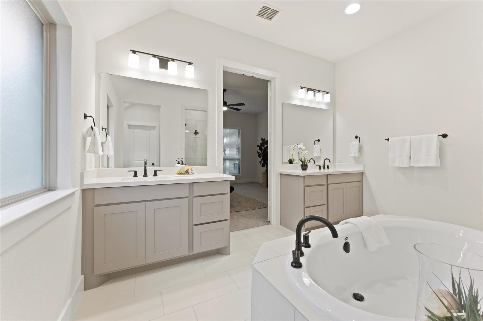 201 Brewer St, Kyle, TX 78640