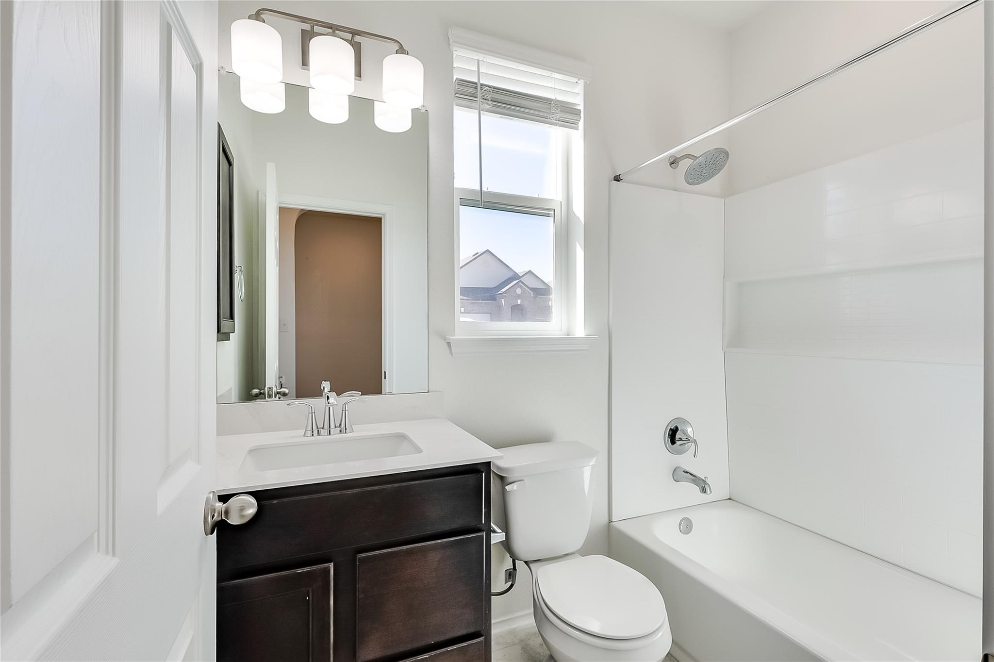 101 Auburn St, Kyle, TX 78640