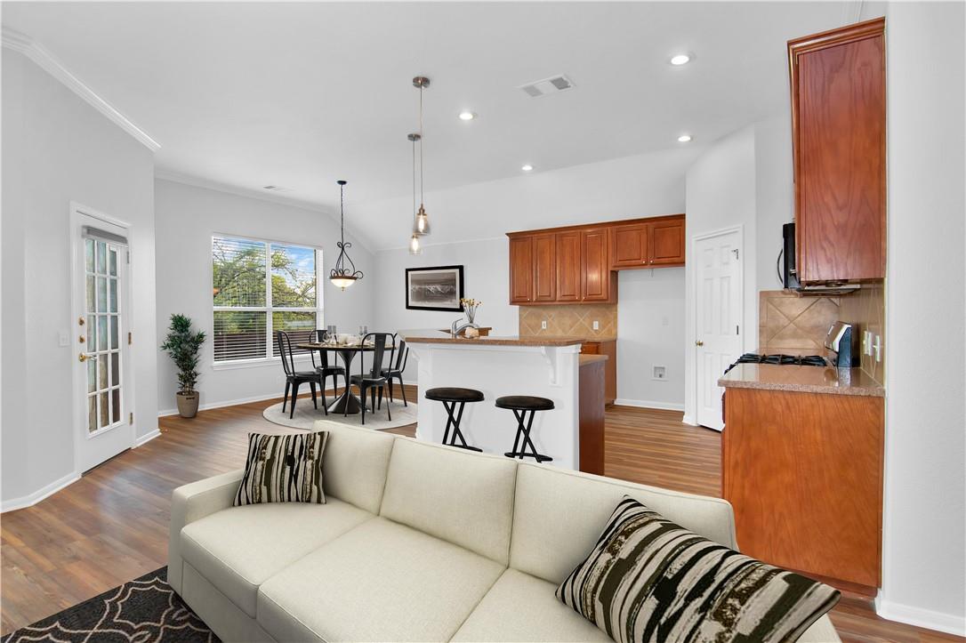 5813 York Bridge Cir, Austin, TX 78749