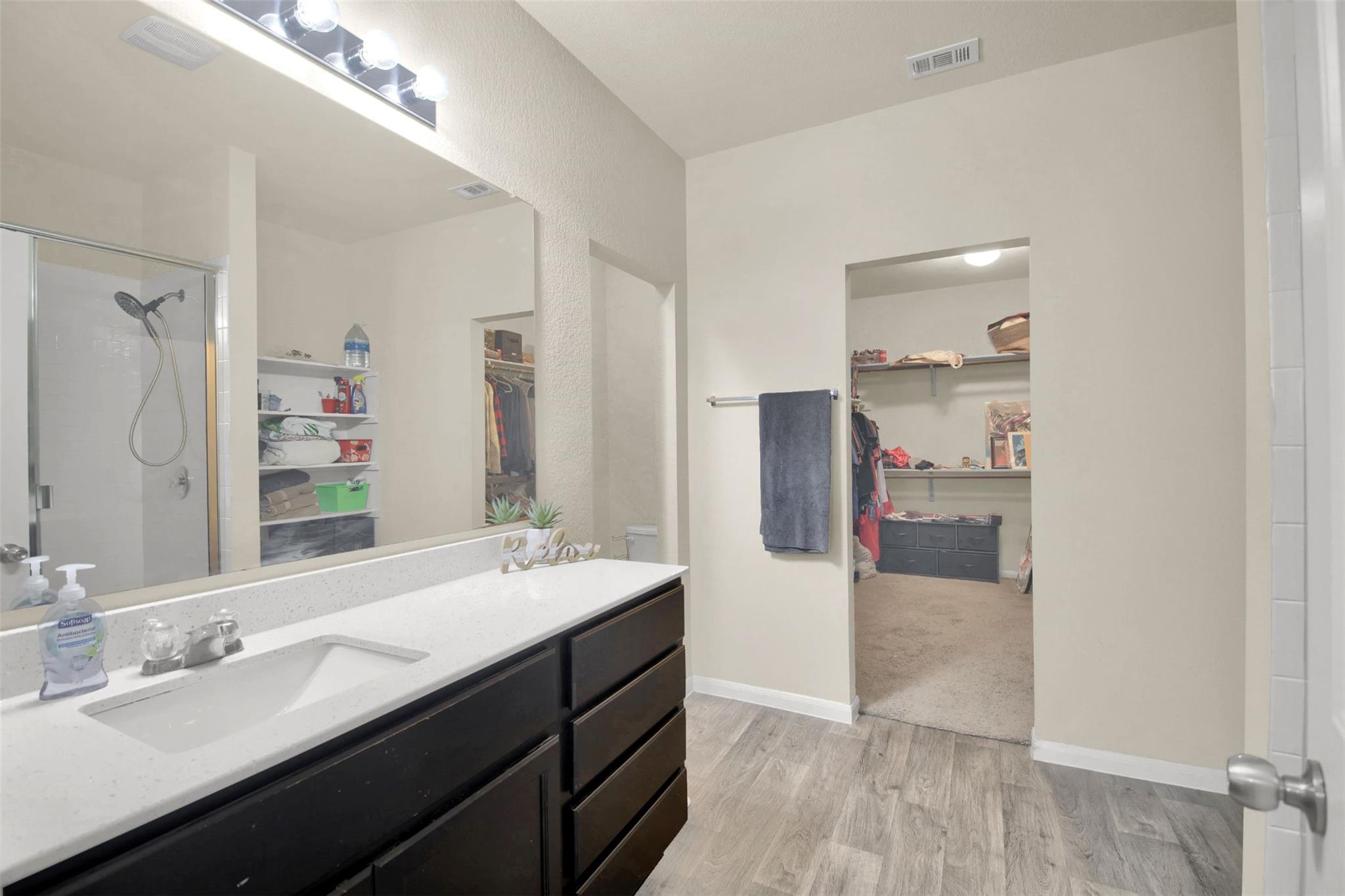 141 Hess Dr, Kyle, TX 78640