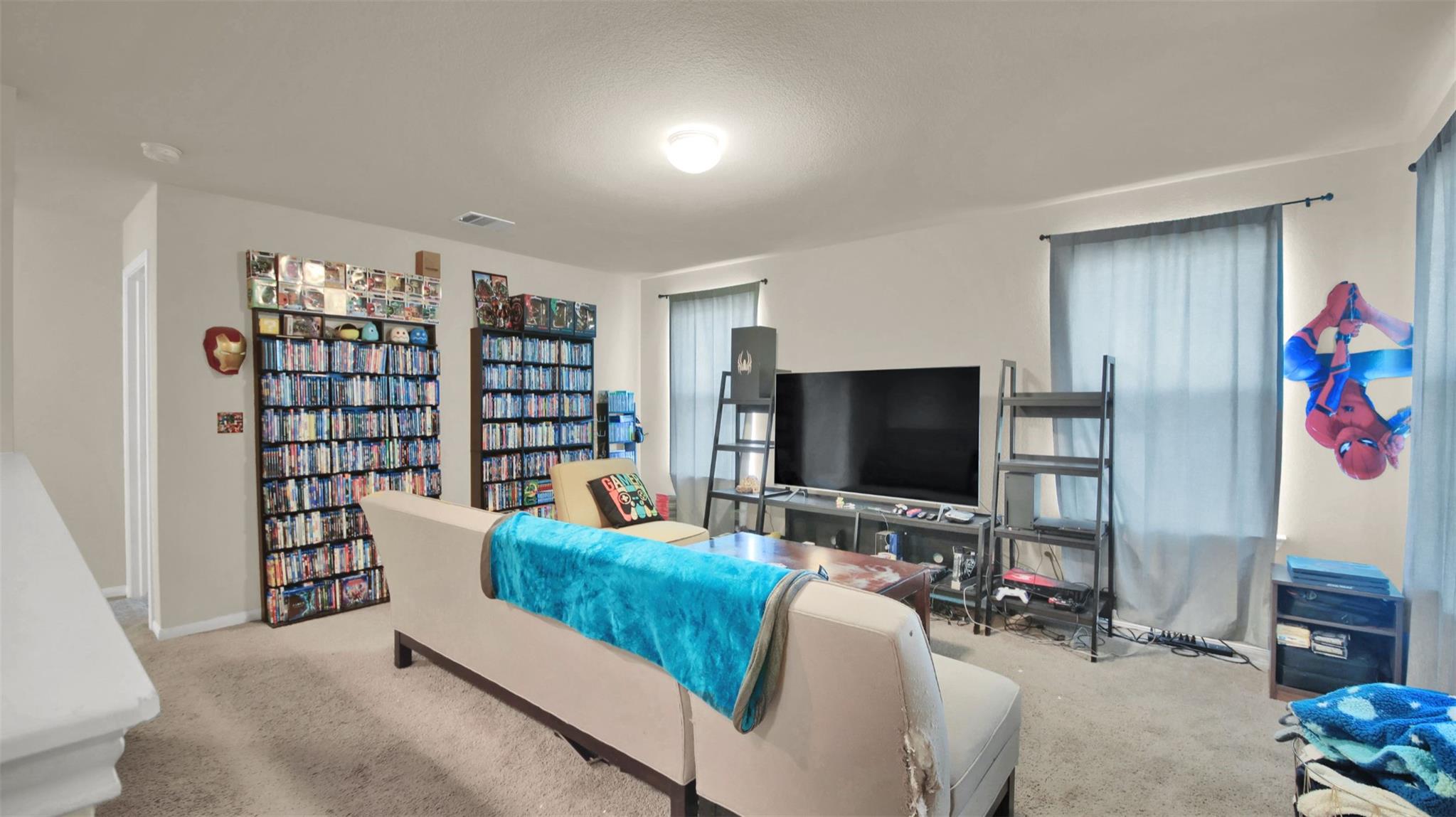 141 Hess Dr, Kyle, TX 78640