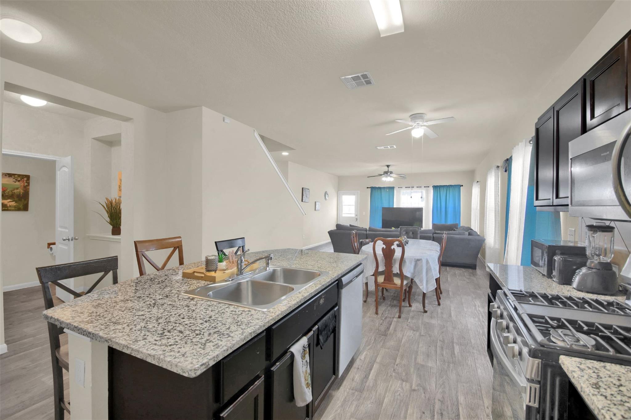 141 Hess Dr, Kyle, TX 78640