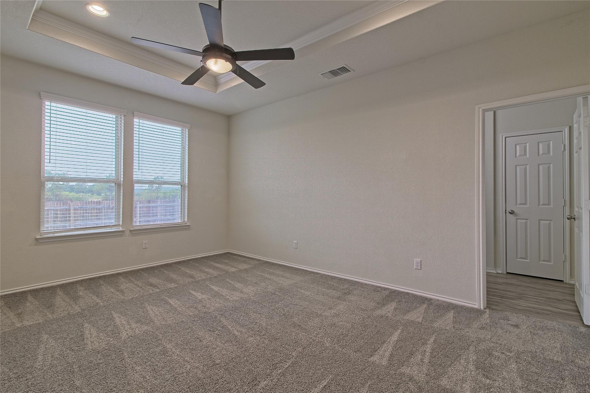 601 Hummingbird Ln, Leander, TX 78641