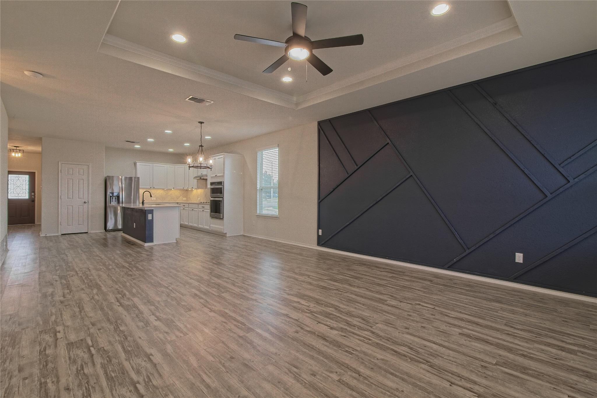 601 Hummingbird Ln, Leander, TX 78641