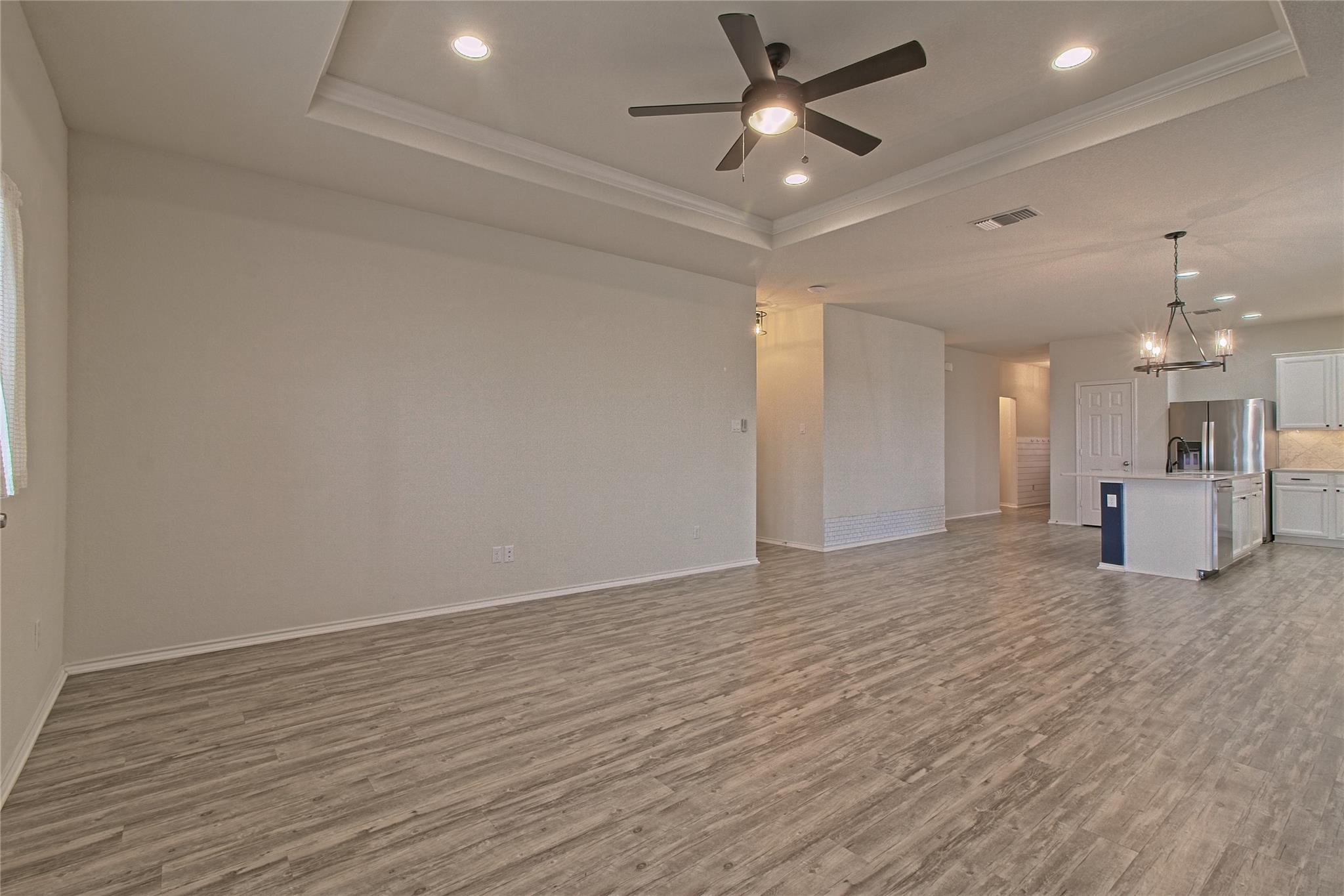 601 Hummingbird Ln, Leander, TX 78641