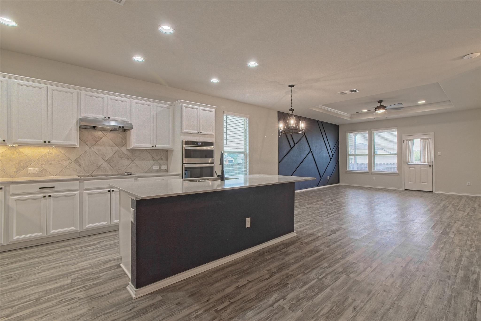 601 Hummingbird Ln, Leander, TX 78641