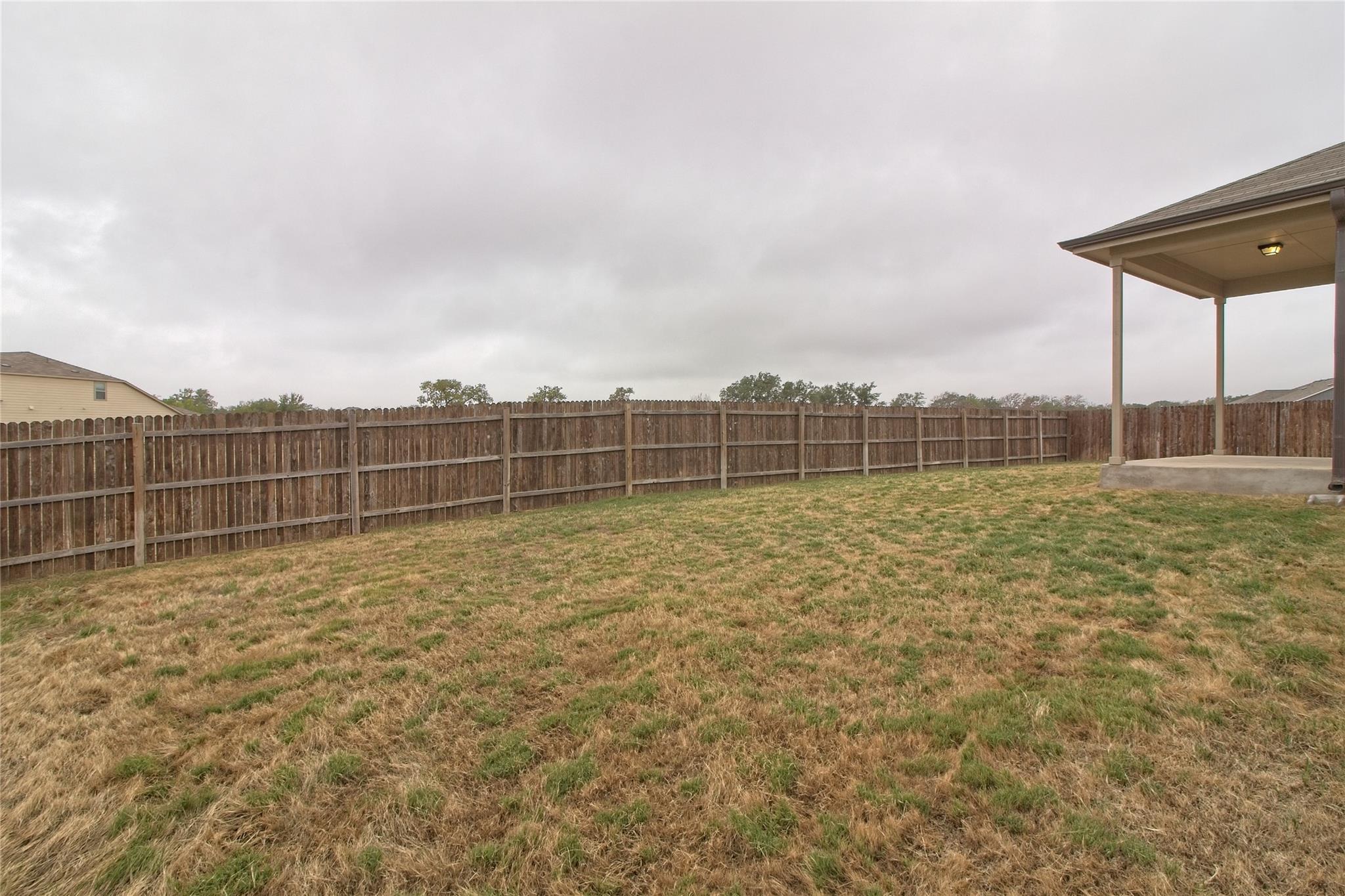 601 Hummingbird Ln, Leander, TX 78641