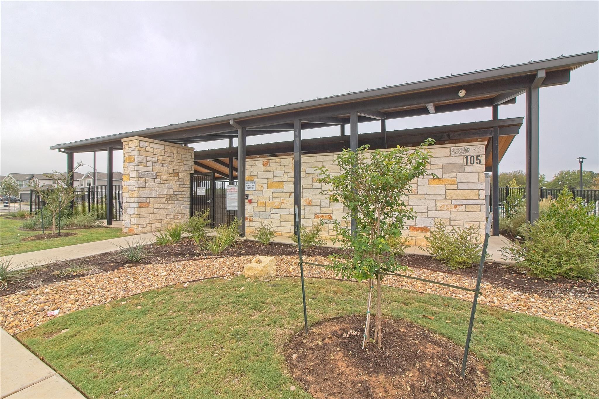 601 Hummingbird Ln, Leander, TX 78641