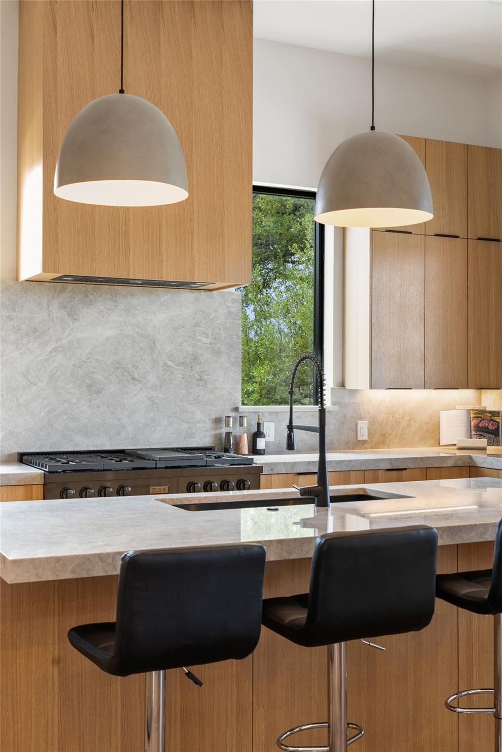 205 Waters View Ct, Dripping Springs, TX 78620