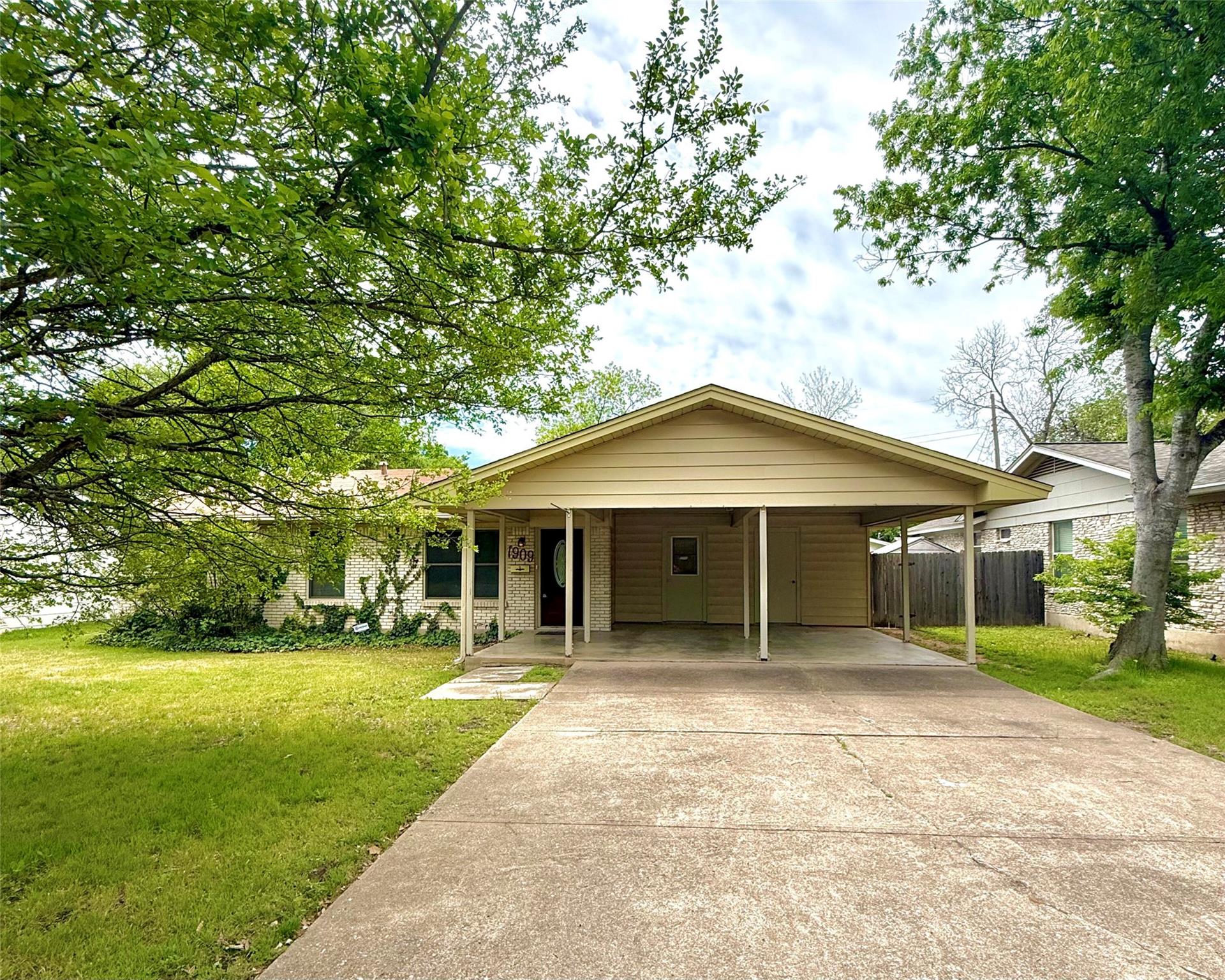 1909 Burbank St, Austin, TX 78757