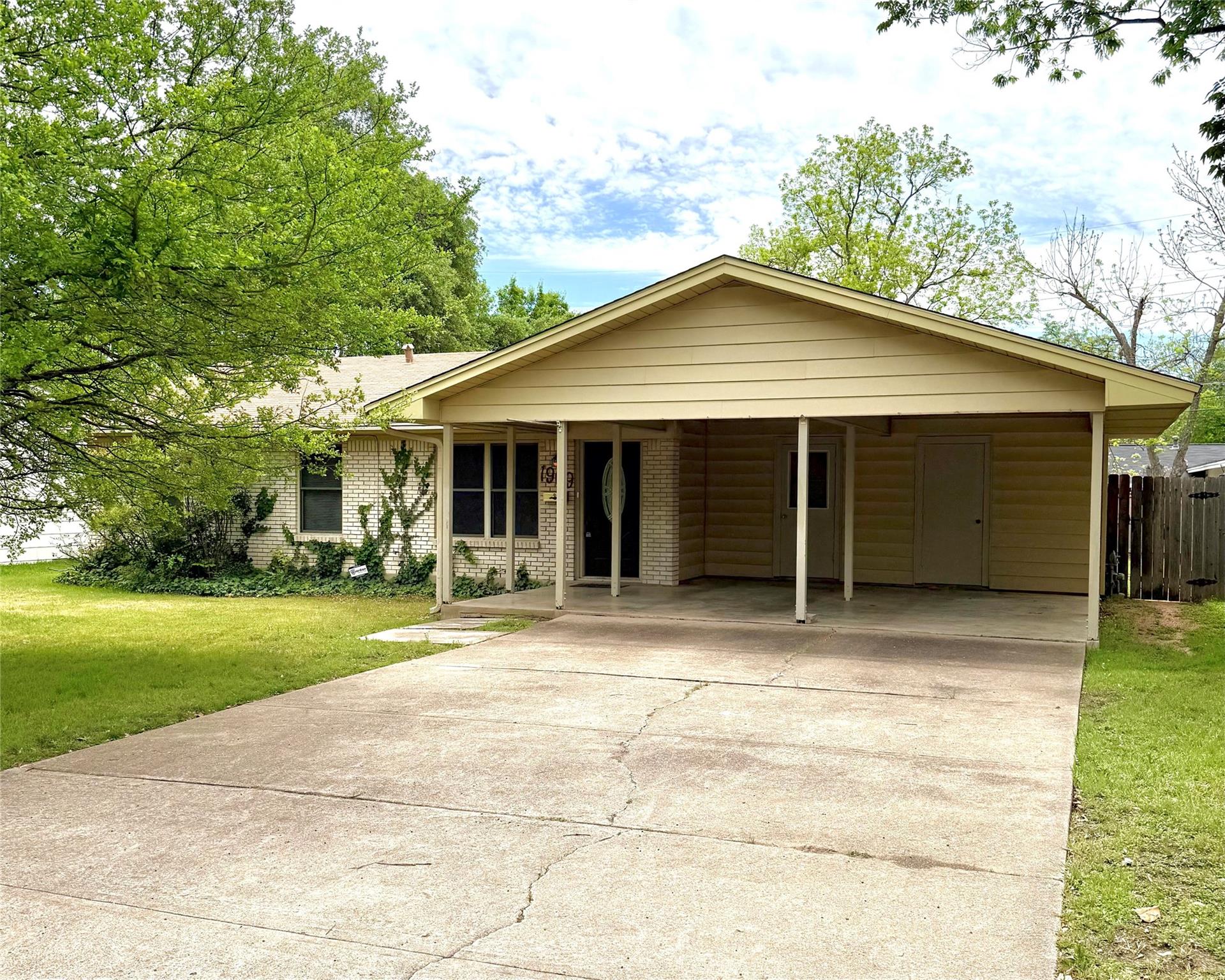 1909 Burbank St, Austin, TX 78757