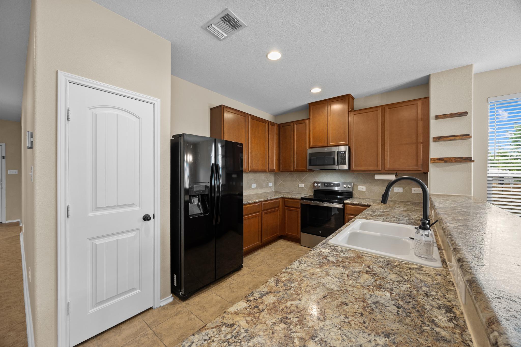 1125 Yellow Iris Rd, Leander, TX 78641