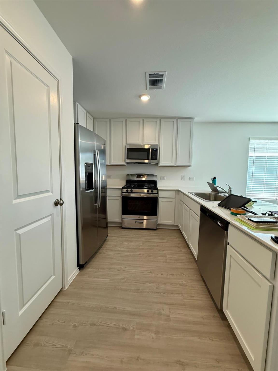 125 Painted Night Rd, Hutto, TX 78634