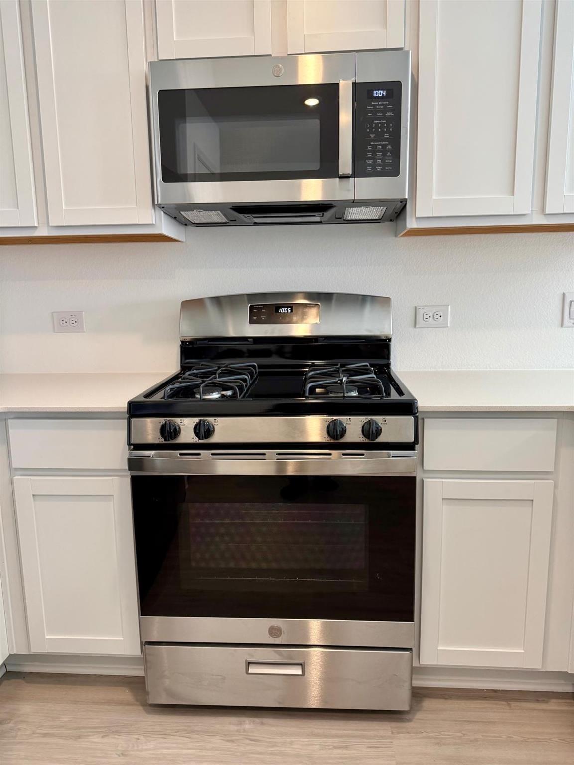 125 Painted Night Rd, Hutto, TX 78634