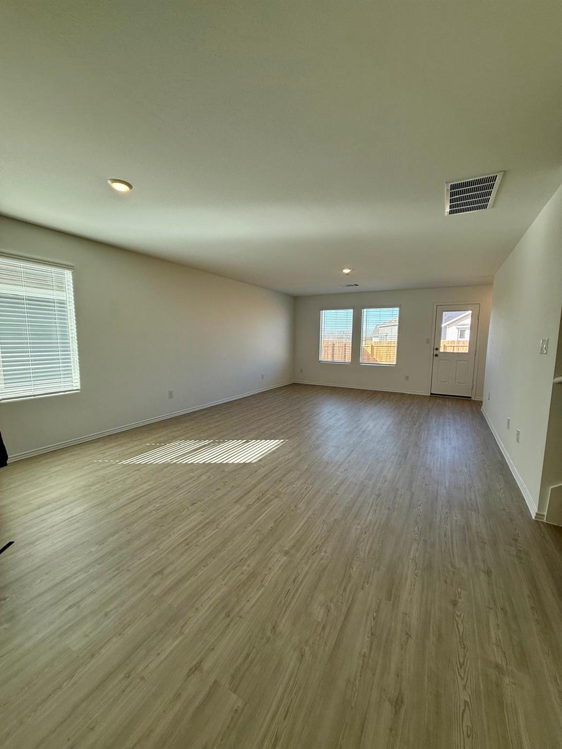 125 Painted Night Rd, Hutto, TX 78634