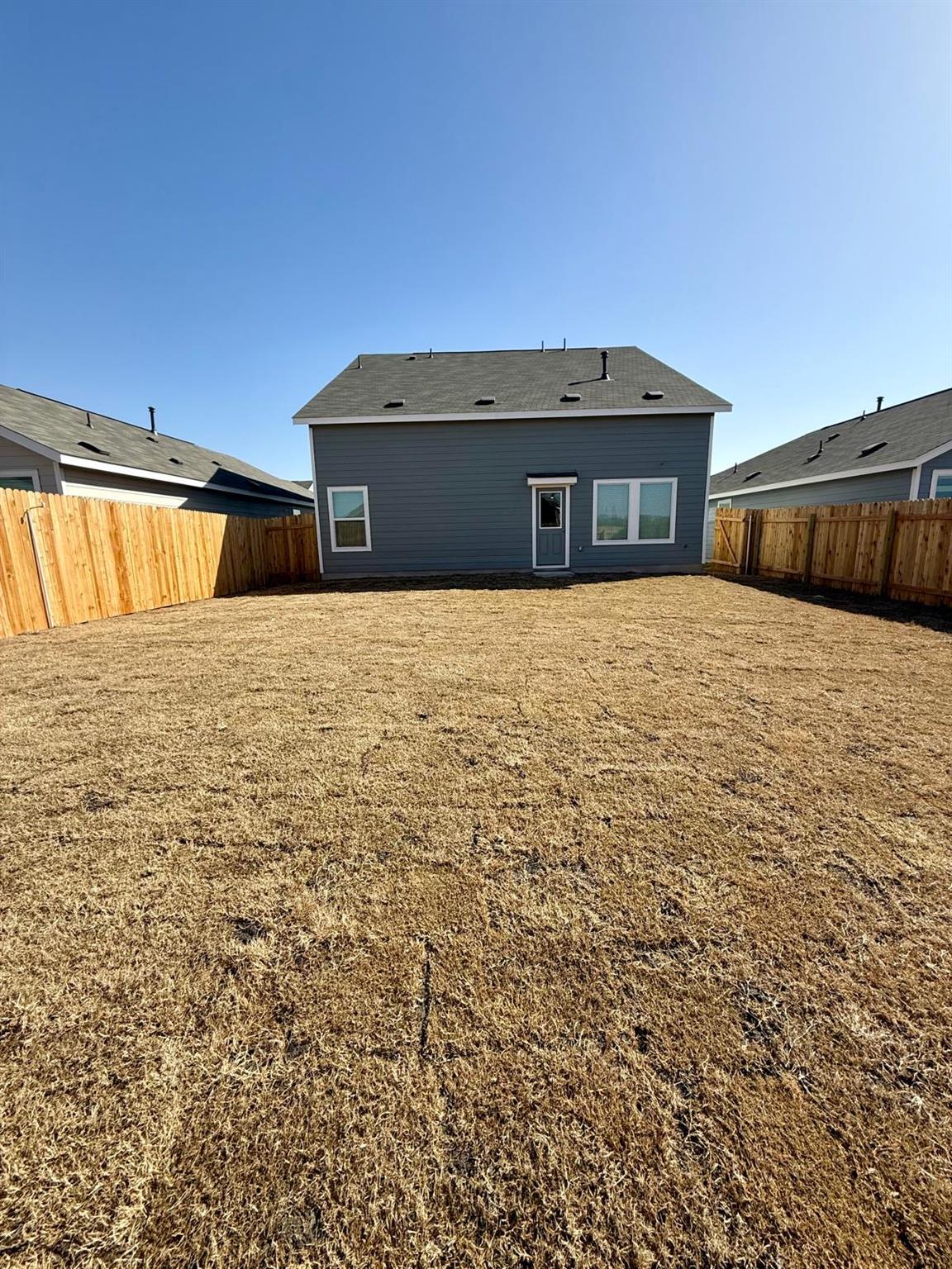 125 Painted Night Rd, Hutto, TX 78634