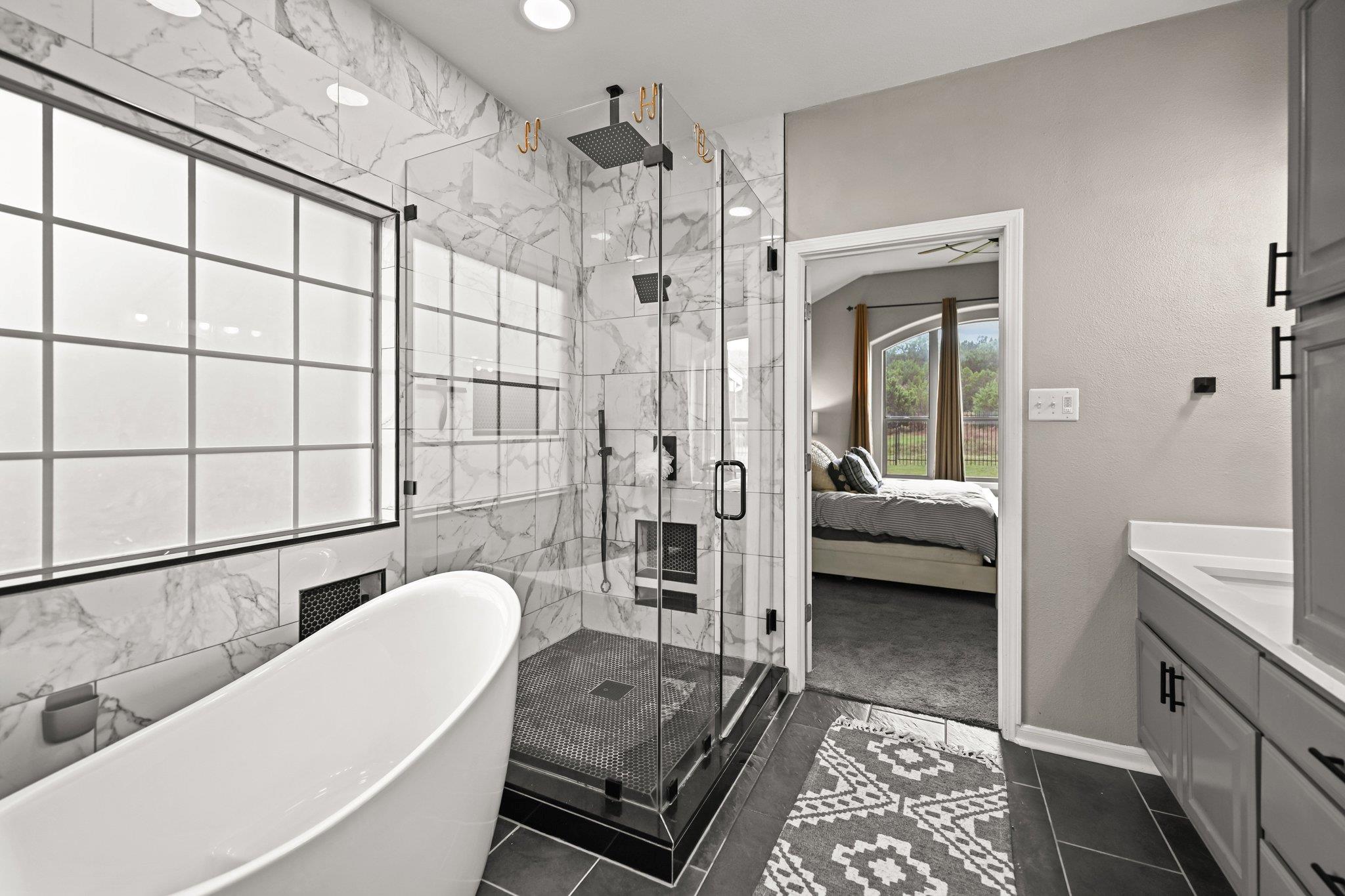 5528 Wild Foxglove Rd, Spicewood, TX 78669