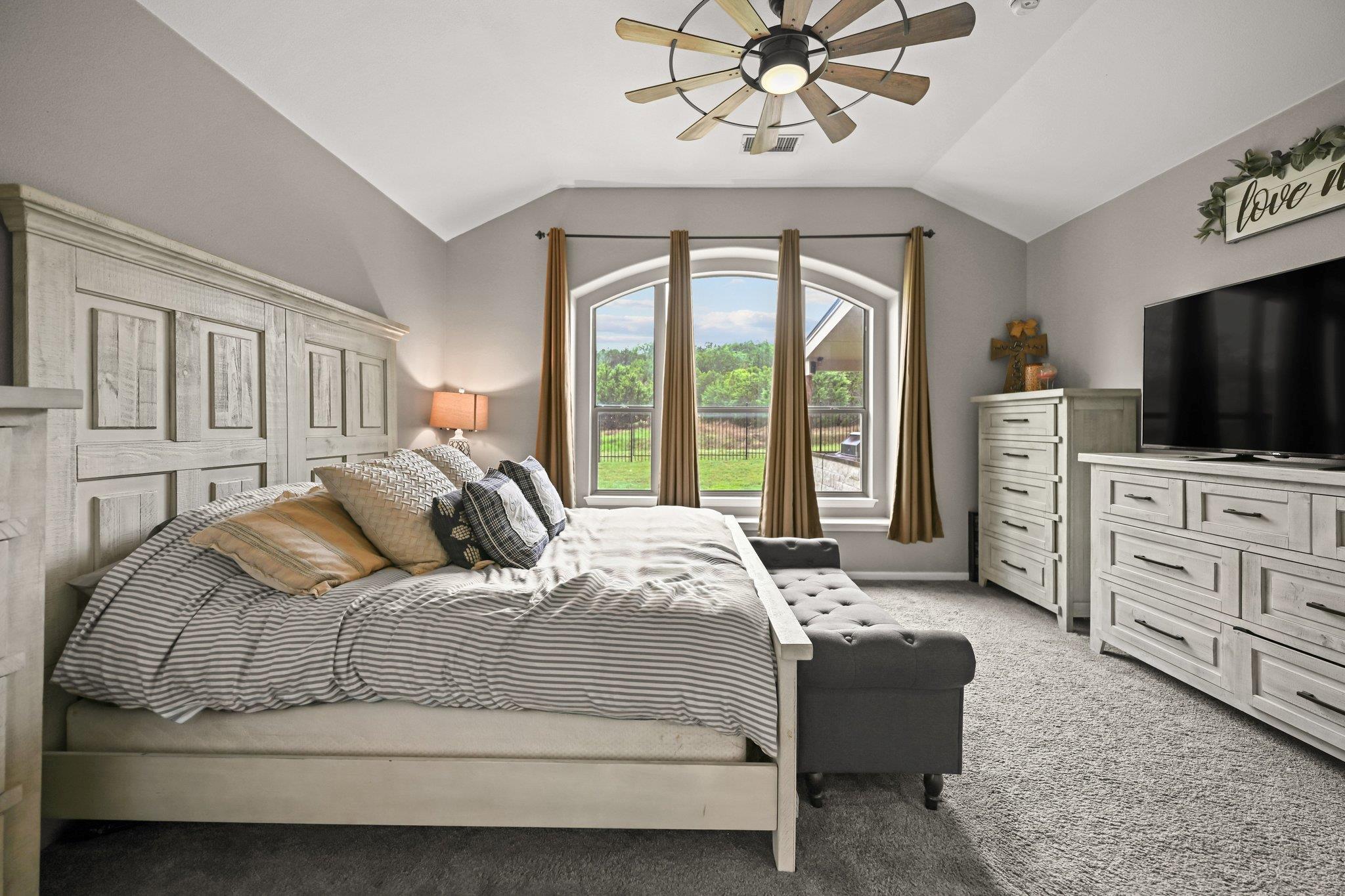 5528 Wild Foxglove Rd, Spicewood, TX 78669