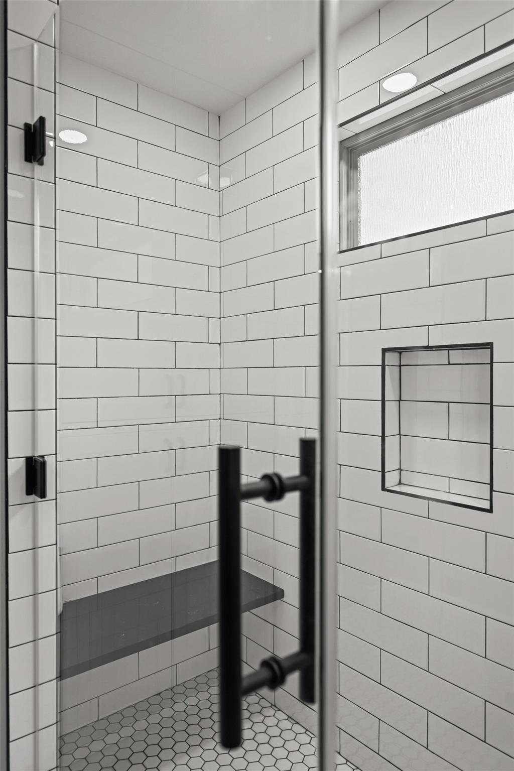 5528 Wild Foxglove Rd, Spicewood, TX 78669