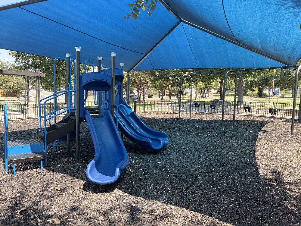 15233 Rosehip Ln, Pflugerville, TX 78660