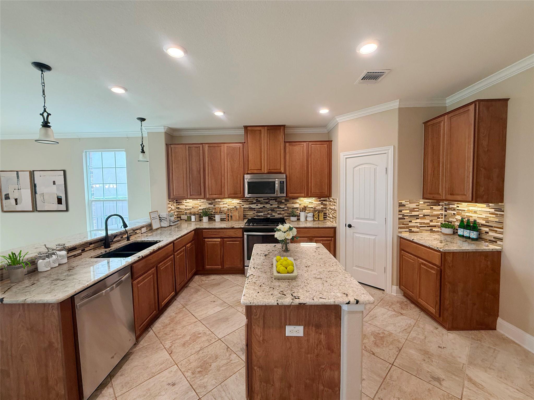 306 Danish Dr # 12, Hutto, TX 78634