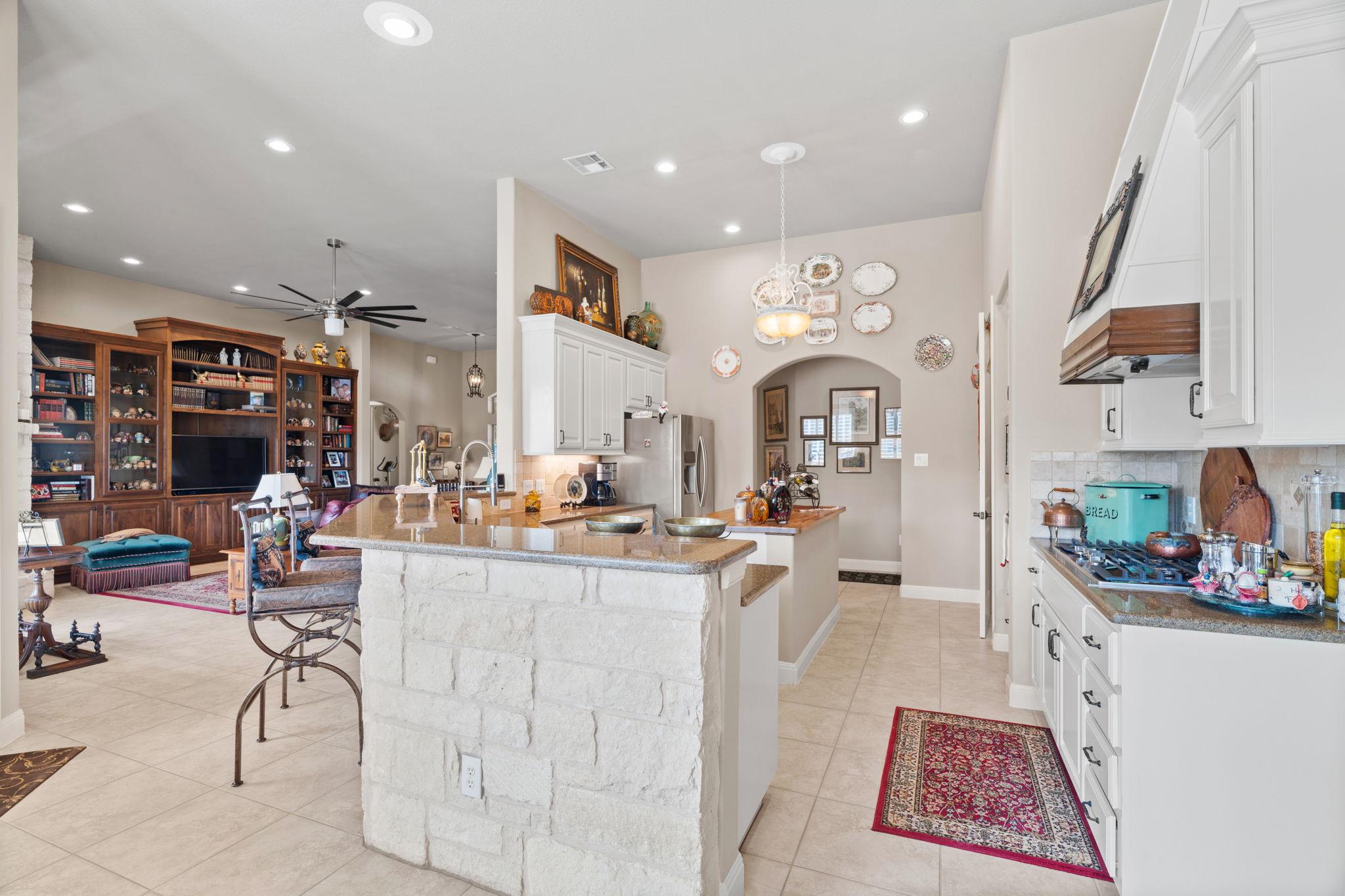 203 Circle Oaks Dr, Burnet, TX 78611