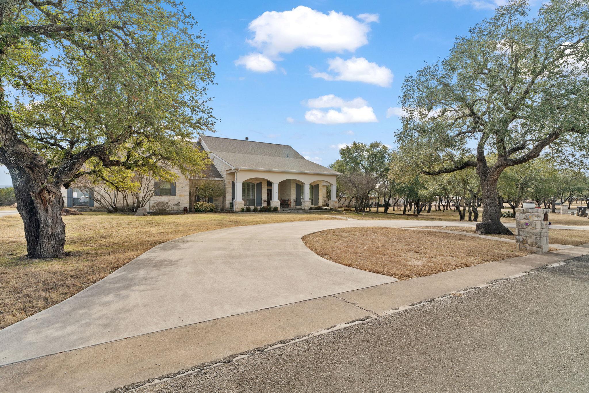 203 Circle Oaks Dr, Burnet, TX 78611