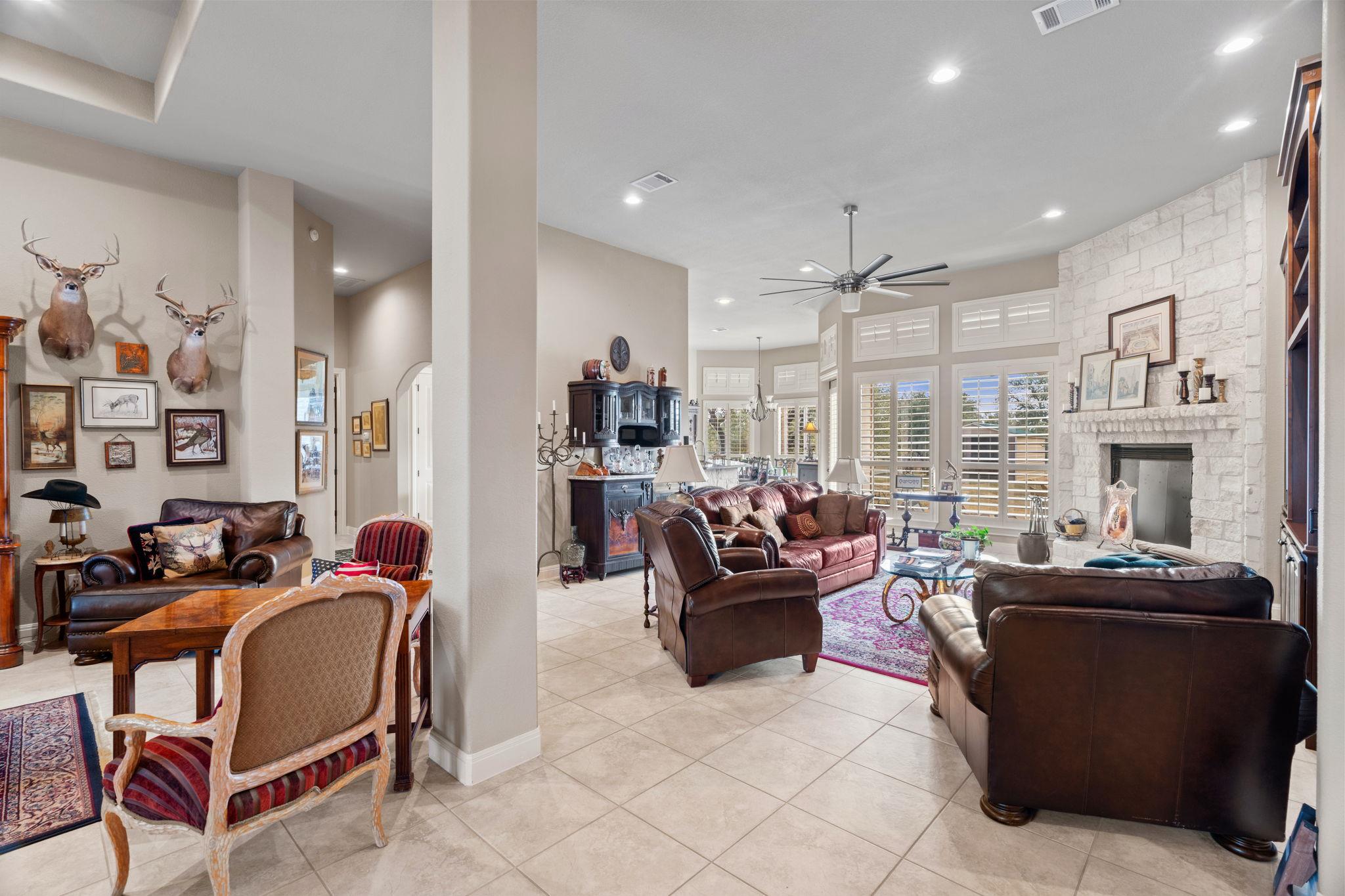 203 Circle Oaks Dr, Burnet, TX 78611