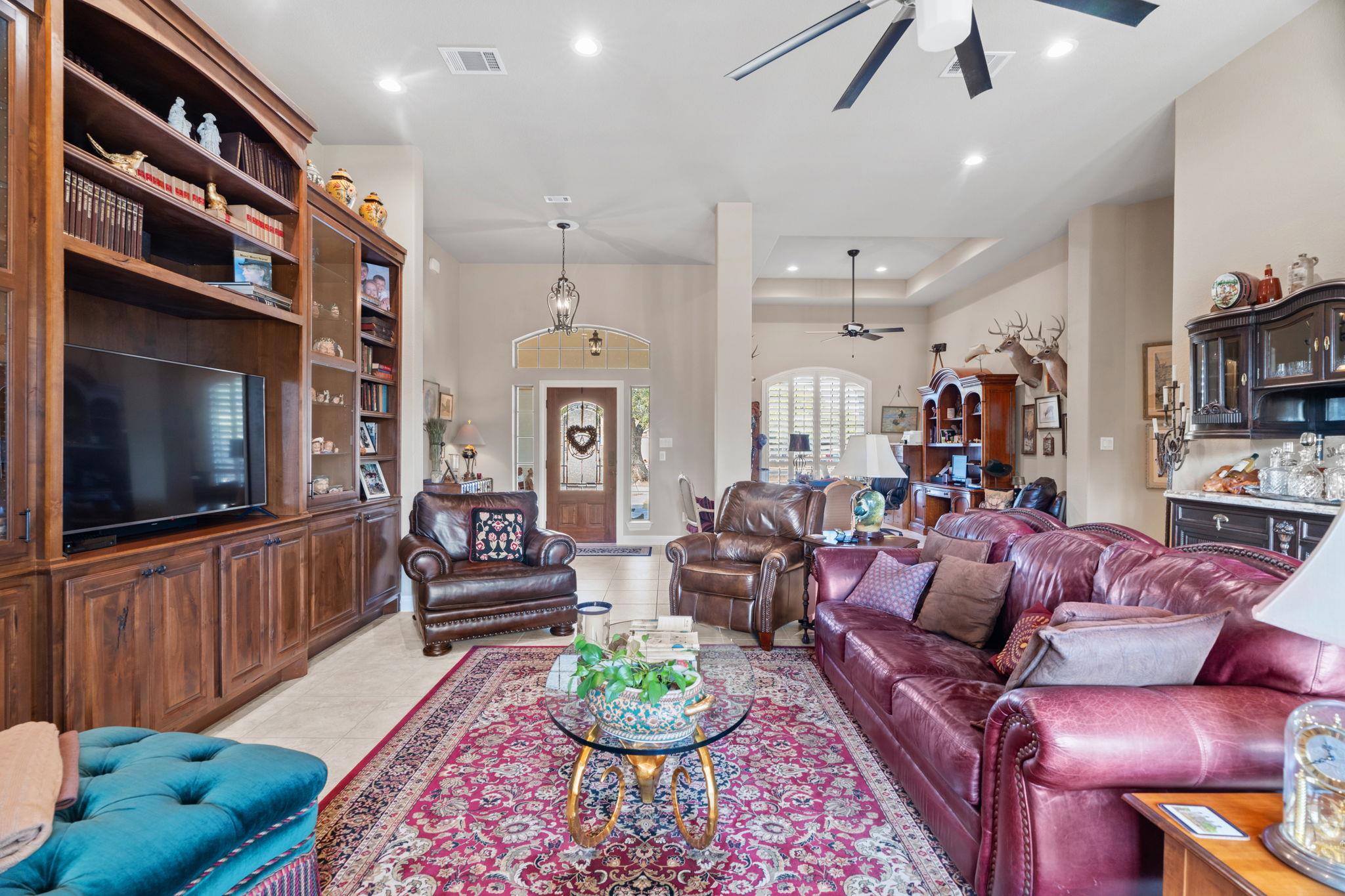 203 Circle Oaks Dr, Burnet, TX 78611