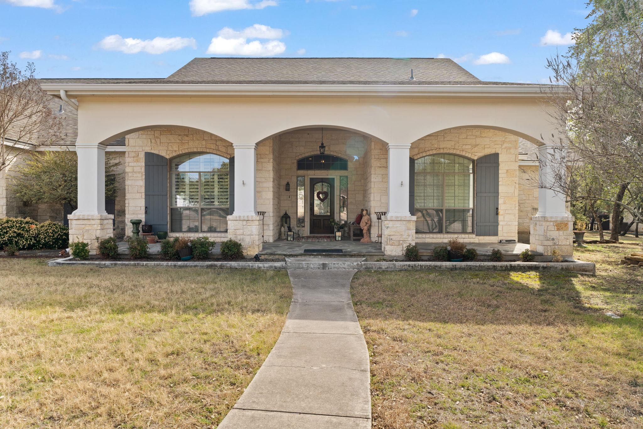 203 Circle Oaks Dr, Burnet, TX 78611