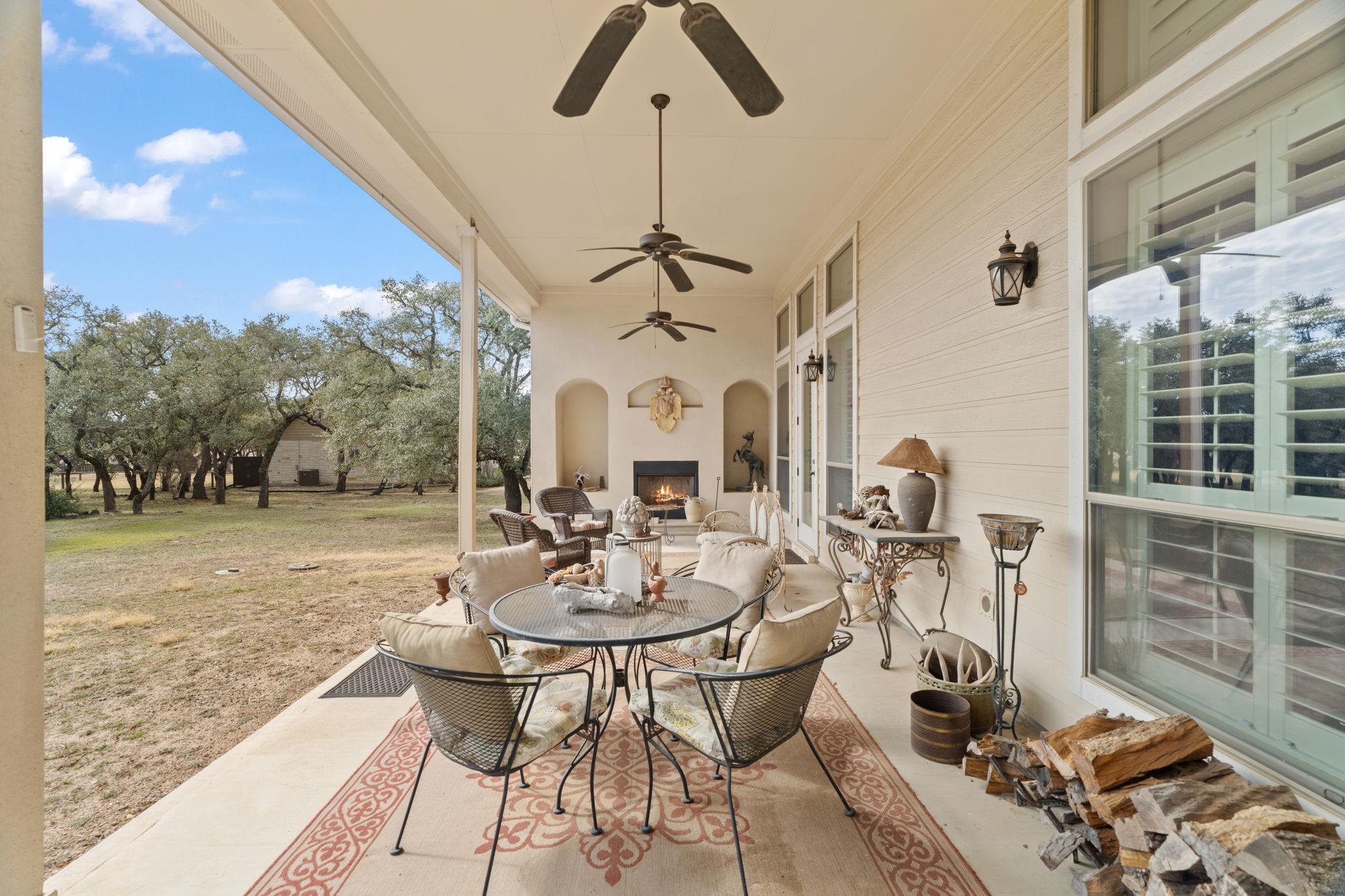 203 Circle Oaks Dr, Burnet, TX 78611