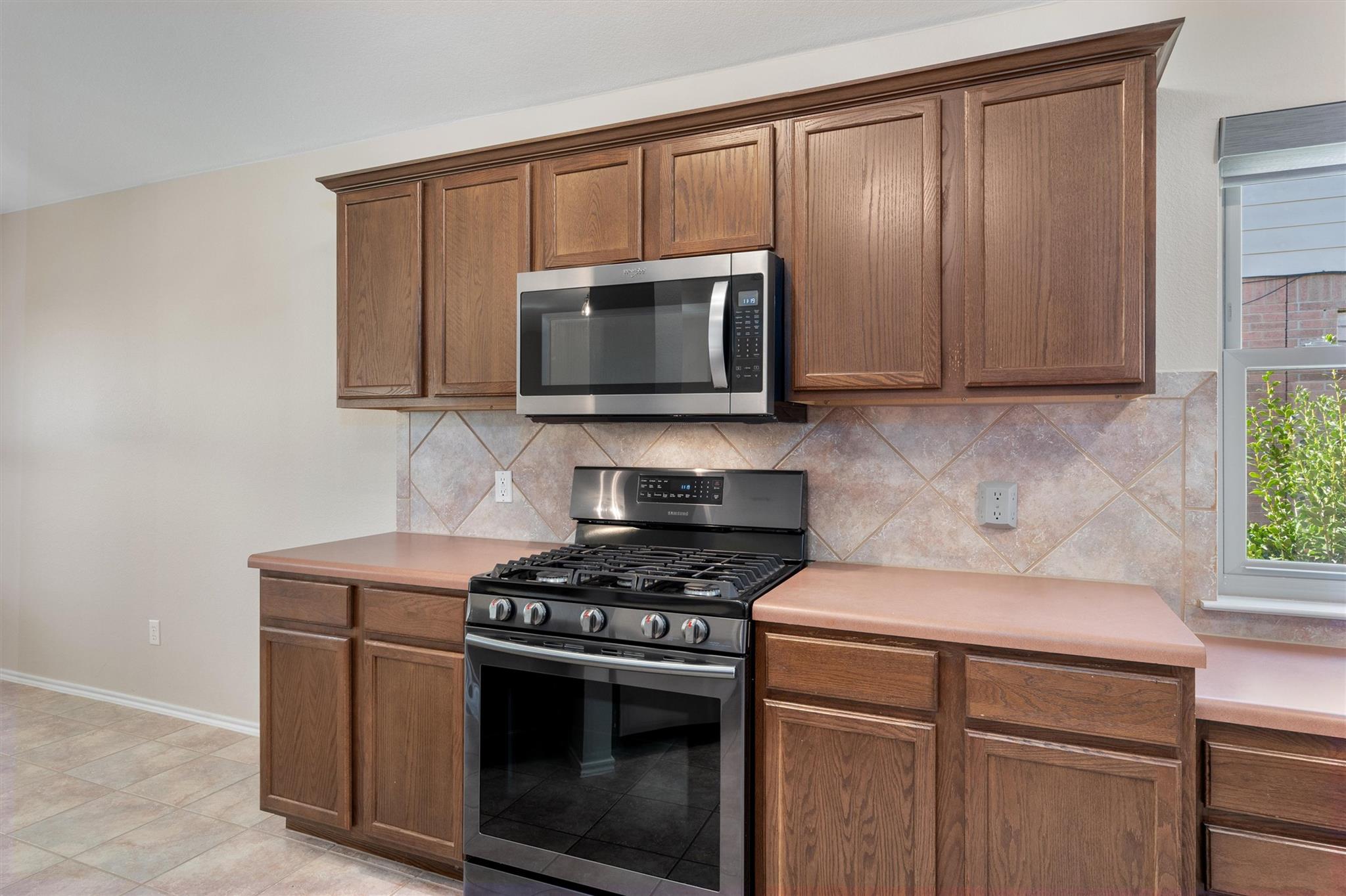 12717 Wood Lily Trl, Elgin, TX 78621