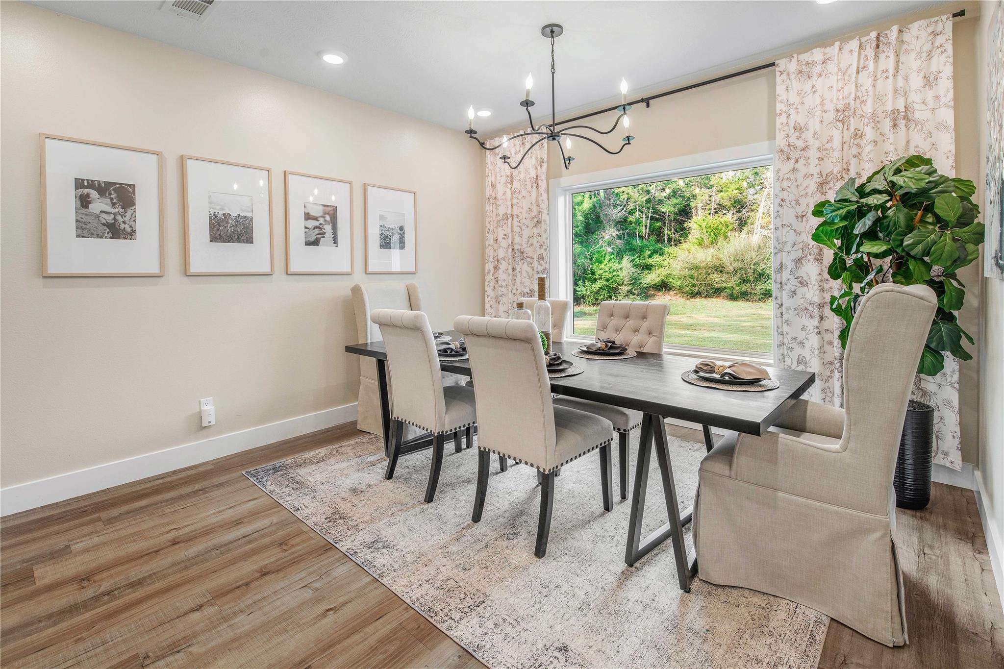 4855 Austins Creek Dr, Bryan, TX 77808